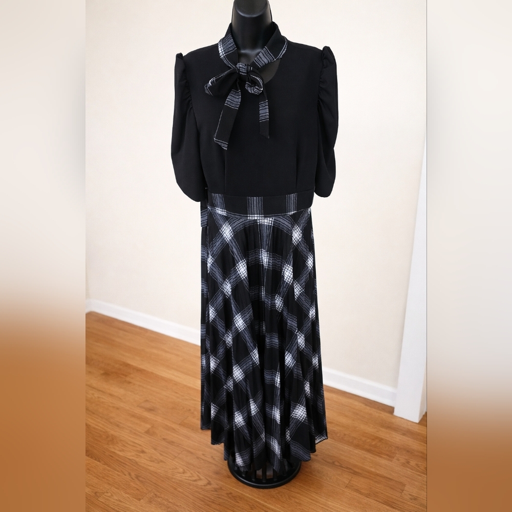 Jan - FREDES Black and White Checkered Dress